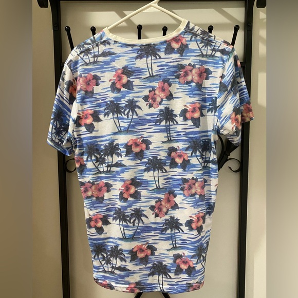 Prodigy Hawaiian Tropic Print Short Sleeve T-Shirt, Med, EUC - Picture 4 of 4